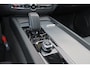 Volvo XC60 T6 Recharge AWD Plus Dark - Panorama/schuifdak - IntelliSafe Assist & Surround - 360º Camera - Verwarmde voorstoelen, stuur & achterbank - Parkeersensoren voor & achter - Elektr. bedienb. voorstoelen met geheugen - Draadloze tel. lader - Elektr. inklapbare trekhaak - 19' LMV
