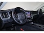 Volvo XC60 T6 Recharge AWD Plus Dark - Panorama/schuifdak - IntelliSafe Assist & Surround - 360º Camera - Verwarmde voorstoelen, stuur & achterbank - Parkeersensoren voor & achter - Elektr. bedienb. voorstoelen met geheugen - Draadloze tel. lader - Elektr. inklapbare trekhaak - 19' LMV