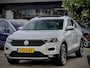 Volkswagen T-Roc 1.5 TSI AUT7 150PK PANODAK NAVI CAMERA DIGI-DASH APPLE-CARPLAY LED LMV PDC
