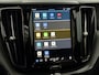 Volvo XC60 2.0 T6 Plug-in hybrid AWD Core Bright Panoramadak, Camera, Navi, Elektrische achterklep, Stoel/stuurverwarming, Verstelbare stoelen, Virtual desk, Elektrische trekhaak