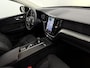 Volvo XC60 2.0 T6 Plug-in hybrid AWD Core Bright Panoramadak, Camera, Navi, Elektrische achterklep, Stoel/stuurverwarming, Verstelbare stoelen, Virtual desk, Elektrische trekhaak