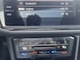 Volkswagen Tiguan 1.5 TSI 150pk DSG Life Panoramadak Navigatie d.m.v. Apple Carplay Android Auto Parkeersensoren Adaptive Cruise Control Stoel- en stuurverwarming Ledverlichting Getinte ramen Climate Control