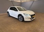 Peugeot 208 1.2 PureTech GT-Line Camera | Digitaal Dashboard | 17" Lichtmetaal | Carplay | Leder/Stof | Parkeersensoren Rondom | LED | Achteruitrijcamera | Airco (automatisch) | Apple Carplay/Android Auto|telefoonintegratie premium