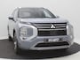 Mitsubishi Outlander 2.4 PHEV Instyle+ / €6.000,- Introductievoordeel  / Rijklaarprijs / Elektrische Range 86 KM WLTP / 1600KG Trekgewicht / 8 Jaar Fabrieksgarantie / Two-Tone kleuren combinatie /