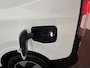 Ford Transit Courier E-Transit Trend 44 kWh met o.a. een Trekhaak, navigatie systeem, dodehoekdetectie, adaptieve cruise control