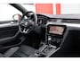 Volkswagen Passat Variant 1.5 TSI DSG Highline R-Line | Virtual Cockpit | Panoramadak | 2x R-Line | Leder | ACC | Origineel NL |