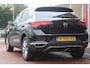 Volkswagen T-Roc 1.5 TSI DSG *Business* | Trekhaak | Camera | Adaptive Cruise Control | Carplay | Climate Control | Stoelverwarming | Navigatie |