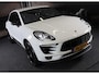 Porsche Macan 2.0 / Luchtvering / Camera / Cruise Control / Dode Hoek / F1 / Lane Assist / Leder / Memory / Xenon / Pdc / 20 Inch