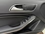 Mercedes-Benz A-klasse 180 AMG-Line / Panoramadak / H-Leder / Stoelverwarming / 18" Velgen / Clima / 6 Versnellingen / PDC / LED /