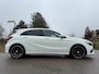 Mercedes-Benz A-klasse 180 AMG-Line / Panoramadak / H-Leder / Stoelverwarming / 18" Velgen / Clima / 6 Versnellingen / PDC / LED /