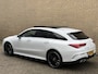 Mercedes-Benz CLA Shooting Brake 250 e AMG Line | Panoramadak | Camera | Navigatie | Apple CarPlay / Android Auto | Sportstoelen | Adaptieve cruise | Lane assist | Head up display | Sfeerverlichting | Stoelverwarming | LED | DAB | Keyless | Volledig onderhouden!