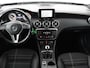 Mercedes-Benz A-klasse 200 Urban Night | Dealer onderhouden | Stoelverwarming | Bi-Xenon | Half leder | Navigatie | Park Assist | Sportstoelen | CD-wisselaar | Cruise control | Airco