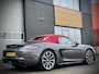 Porsche 718 Boxster S 2.5 / PDK / Sport Chrono / Seat memory / NL auto / Leder / Red softtop / 350PK!