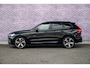 Volvo XC60 2.0 T6 AWD Plug-in hybrid Ultimate Dark | Long Range | 360 Camera | Panoramadak | Stoel en Stuurverwarming | 21" | Donker Glas | Power Seats | Adaptieve Cruise Control |