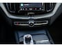 Volvo XC60 2.0 T6 AWD Plug-in hybrid Ultimate Dark | Long Range | 360 Camera | Panoramadak | Stoel en Stuurverwarming | 21" | Donker Glas | Power Seats | Adaptieve Cruise Control |