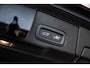 Volvo XC60 2.0 T6 AWD Plug-in hybrid Ultimate Dark | Long Range | 360 Camera | Panoramadak | Stoel en Stuurverwarming | 21" | Donker Glas | Power Seats | Adaptieve Cruise Control |