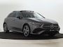 Mercedes-Benz A-klasse 250 e AMG NIghtpakket | Panoramadak | Distronic | Alarm | Dode Hoek Ass | Keyless Go | Sfeerverlichting | Inclusief 24 maanden Mercedes-Benz Certified garantie voor Europa |