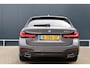 BMW 5-Serie Touring 530e M Sport Business Edition Plus | 19 inch | Leer | Stoelverwarming | Berninagrau Bernstein | Live Cockpit | Apple Carplay / Android Auto |  M-pakket