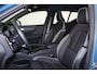 Volvo XC40 Core 69 kWh - Parkeercamera achter - Verwarmde voorstoelen & stuur - Parkeersensoren voor & achter - Draadloze tel. lader - Cruise Control - Warmtepomp - Elektr. inklapbare trekhaak - 19' LMV