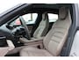 Porsche Taycan Sport Turismo 4S 93 kWh / SoH 91,9% / Panoramadak / 360Camera / Head-up / Accu Performance+ / 21'' / Achterasbesturing / Luchtvering / Keyless / Stoel+Stuurverwarming / DAB / ACC