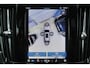 Volvo V90 T6 Recharge AWD Plus Dark - Luchtvering - IntelliSafe Assist & Surround - 360º Camera - Harman/Kardon audio - Adaptieve LED koplampen - Verwarmde voorstoelen, stuur & achterbank - Parkeersensoren voor & achter - Elektr. bedienb. voorstoelen met geheugen - Extra getint glas - Elektr. inklapbare trekhaak - 20' LMV