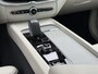 Volvo XC60 2.0 T6 AWD Plug-in Hybrid Ultimate Dark | Long Range | 360 Graden Camera | Harman Kardon Audio | Panoramadak | Lederen Bekleding | Elektrisch Verstelbare Voorstoelen | Lichtmetalen Velgen 20 inch |
