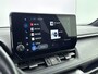 Toyota RAV4 2.5 Hybrid AWD Style | Apple Carplay / Android Auto | Bi-Tone | Stoel-/stuurverwarming | Full LED | Parkeersensoren voor/achter | Camera | Keyless | Adaptive Cruise | Clima | 18 inch