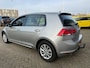 Volkswagen Golf 1.2 TSI Highline 5 drs met parkeersensoren en automaat en met navigatie en bluetooth telefoon media