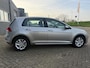 Volkswagen Golf 1.2 TSI Highline 5 drs met parkeersensoren en automaat en met navigatie en bluetooth telefoon media