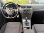 Volkswagen Golf 1.2 TSI Highline 5 drs met parkeersensoren en automaat en met navigatie en bluetooth telefoon media