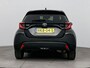 Toyota Yaris 1.5 Hybrid 115 Dynamic | Apple Carplay / Android Auto | Dodehoek detectie | Parkeersensoren voor/achter | Stoel-/stuurverwarming | Adaptive Cruise | Clima | Keyless | Camera | 16 inch