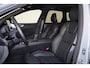 Volvo XC60 T8 Recharge AWD Ultra Black Edition - Luchtvering - Panorama/schuifdak - IntelliSafe Assist & Surround - 360º Camera - Bowers & Wilkins audio - Adaptieve LED koplampen - Verwarmde voorstoelen, stuur & achterbank - Parkeersensoren voor & achter - Elektr. bedienb. voorstoelen met geheugen - Geventileerde voorstoelen - Head up display - Draadloze tel. lader - Extra getint glas - Elektr. inklapbare trekhaak - 22' LMV