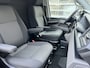 Volkswagen Transporter 2.0 TDI L1H1 150Pk Airco Cruise controle 2-Persoons Telefoonverbinding Apple carplay Achterklep Zijruit Navigatiesysteem Euro 6 Dealer onderhouden