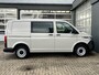 Volkswagen Transporter 2.0 TDI L1H1 150Pk Airco Cruise controle 2-Persoons Telefoonverbinding Apple carplay Achterklep Zijruit Navigatiesysteem Euro 6 Dealer onderhouden