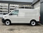 Volkswagen Transporter 2.0 TDI L1H1 150Pk Airco Cruise controle 2-Persoons Telefoonverbinding Apple carplay Achterklep Zijruit Navigatiesysteem Euro 6 Dealer onderhouden