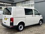 Volkswagen Transporter 2.0 TDI L1H1 150Pk Airco Cruise controle 2-Persoons Telefoonverbinding Apple carplay Achterklep Zijruit Navigatiesysteem Euro 6 Dealer onderhouden