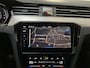 Volkswagen Passat Variant 1.5 TSI R-Line Business + Panoramdak Virtual Cockpit Stoelverwarming LED