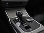 BMW 3-Serie 318i M Sport | Panoramadak | Stoelverwarming | Leder/Alcantara | Carplay | Live Cockpit | Sportstoelen | Full LED | Navigatie | Parkeerhulp | Climate control