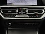BMW 3-Serie 318i M Sport | Panoramadak | Stoelverwarming | Leder/Alcantara | Carplay | Live Cockpit | Sportstoelen | Full LED | Navigatie | Parkeerhulp | Climate control