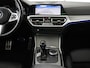 BMW 3-Serie 318i M Sport | Panoramadak | Stoelverwarming | Leder/Alcantara | Carplay | Live Cockpit | Sportstoelen | Full LED | Navigatie | Parkeerhulp | Climate control