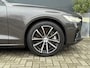 Volvo V60 2.0 T6 Plug-in hybrid AWD Plus Dark | 360 camera | Trekhaak | Sportstoel | Harman/Kardon | Pilot Assist | Stoel & stuurverwarming |