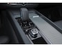 Volvo XC60 T6 Recharge AWD Plus Bright - Panorama/schuifdak - IntelliSafe Assist & Surround - 360º Camera - Harman/Kardon audio - Adaptieve LED koplampen - Verwarmde voorstoelen, stuur & achterbank - Parkeersensoren voor & achter - Elektr. bedienb. voorstoelen met geheugen - Draadloze tel. lader - Extra getint glas - Elektr. inklapbare trekhaak - 20' LMV