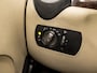 Mercedes-Benz SLK 200 K. 164Pk Automaat (YOUNGTIMER, NAVIGATIE, STOELVERWARMING, LEDEREN SPORTSTOELEN, CRUISE, BLUETOOTH, XENON, PARKEERSENSOREN, NIEUWE APK, NIEUWSTAAT)