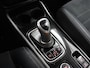 Mitsubishi Outlander 2.0 PHEV Pure stuur en stoel-verw, airco, navi, aklep-autom, lane contr, cruisecont, half leer, arijcam, Apple Carplay/Android Auto, De Mitsubishi Outlander 2.0 PHEV Pure (2018, automaat) is een praktische en comfortabele plug-in hybride SUV die ideaal is voor zowel dagelijkse ritten als langere vakantietochten. Dankzij de