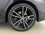 BMW 3-Serie Touring 320i Executive Edition 184PK | M-Sport | Sportstoelen | Stoelverwarming | Elektrische Kofferklep | Navigatie | Zwarte details | Apple CarPlay & Android Auto