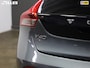 Volvo V40 2.0 D2 Momentum | Navigatie | Voorstoelen verwarmd | Verwarmde voorruit |