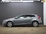 Volvo V40 2.0 D2 Momentum | Navigatie | Voorstoelen verwarmd | Verwarmde voorruit |