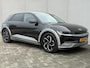 Hyundai Ioniq 5 Lounge AWD 77.4 kWh 325Pk Automaat / SOH 98% / Afn. Trekhaak / Dealer onderhouden / Fabrieksgarantie tot 11-2027 / 8 Jaar Batterij Garantie / Warmtepomp / HUD / 360 Camera / BOSE / Navigatie / Adaptieve Cruise / Elektr. Stoelen / Elektr. Achterklep / Stoel & Stuurwiel Verwarming / Stoel Ventilatie / Achterbank Verwarming /