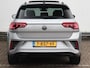 Volkswagen T-Roc 1.5 TSI R-Line | Keyless acces | Stoel + stuurverwarming | Achteruitrijcamera | Panorama dak | Elektrische kofferbakklep |
