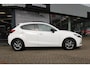 Mazda 2 1.5 Skyactiv-G Comfort , Automaat, Zwart Dak + Spiegels,15 inch LMV, PDC, Clima, Stoelverwarming, Apple Carplay, NavI, Cruise, ASR, LKA